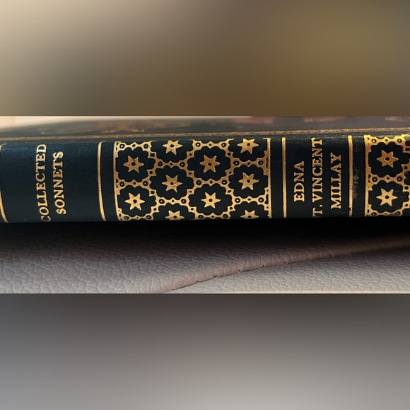 Collected Sonnets - Picture 3 of 3